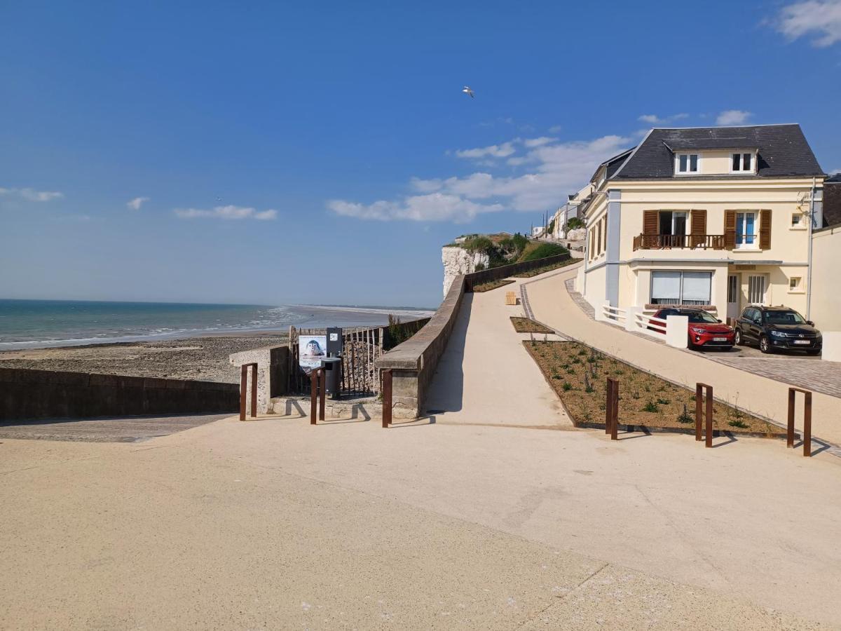 A côté de la mer Ault Exterior foto